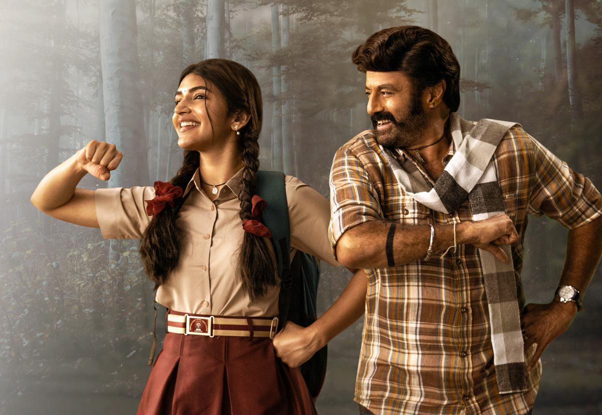 Bhagavanth Kesari movie review Anil Ravipudi Balakrishna outing